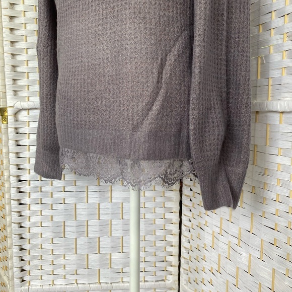 NWT Hem & Thread Waffle Knit Sweater Lace Trim Bottom Beautiful Lilac Color - Picture 7 of 16